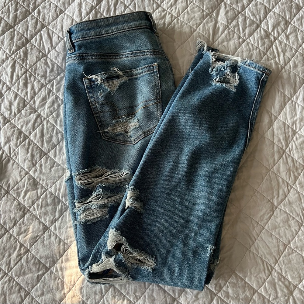 Size 6 American Eagle Mom Jean